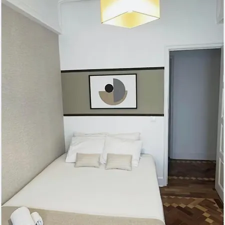 Saldanha L Iconic Stay Climate Comfort 1 Min To Metro, Near Coworks And Eduardo VII Park-3